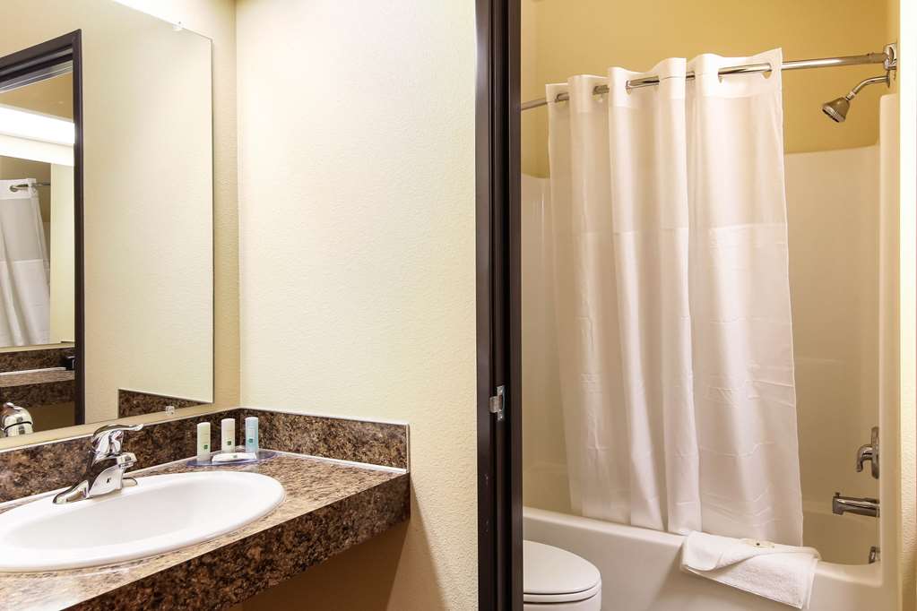 Quality Inn Selah North Park - photo 19