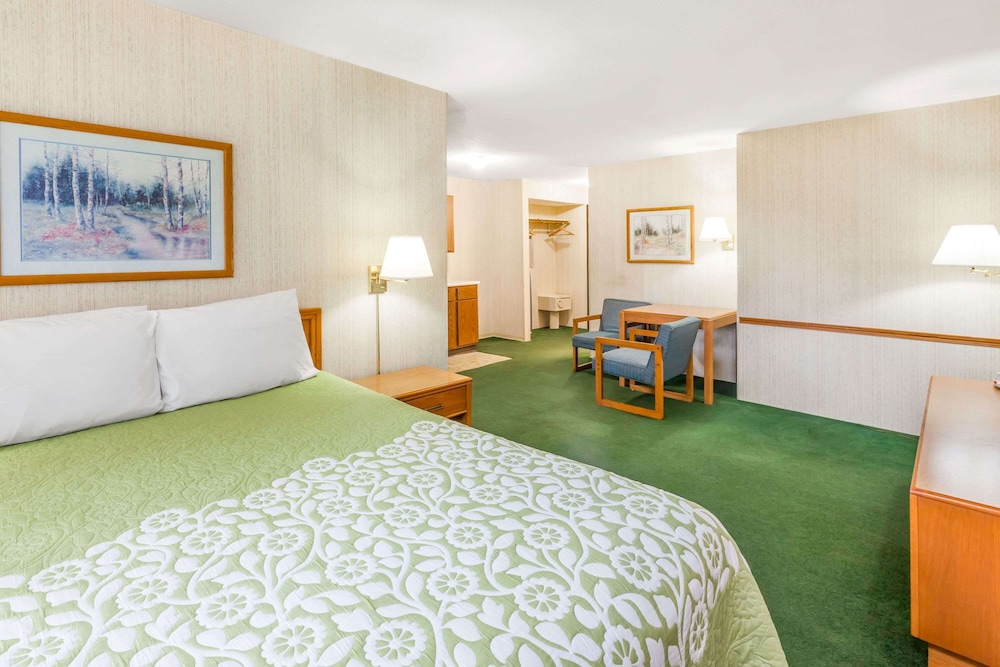 Days Inn by Wyndham Alpena - photo 16