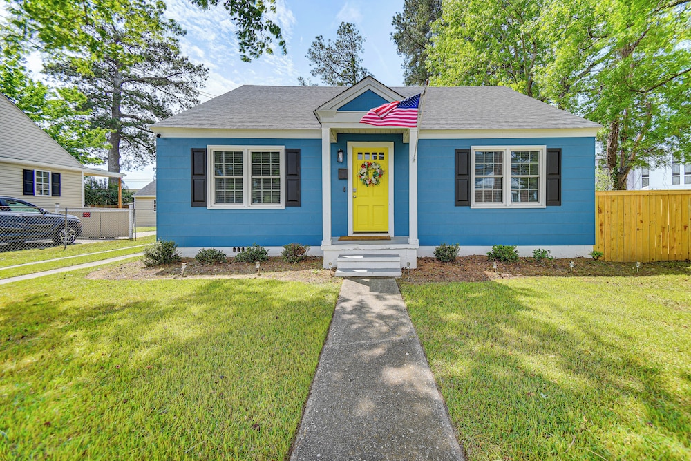 Elizabeth City Abode w Fenced Yard Near Downtown — hotel in Elizabeth