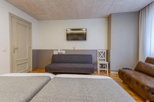 Hostal Rodas Pamplona — 4-Star Luxury Hotel in Pamplona, Spain