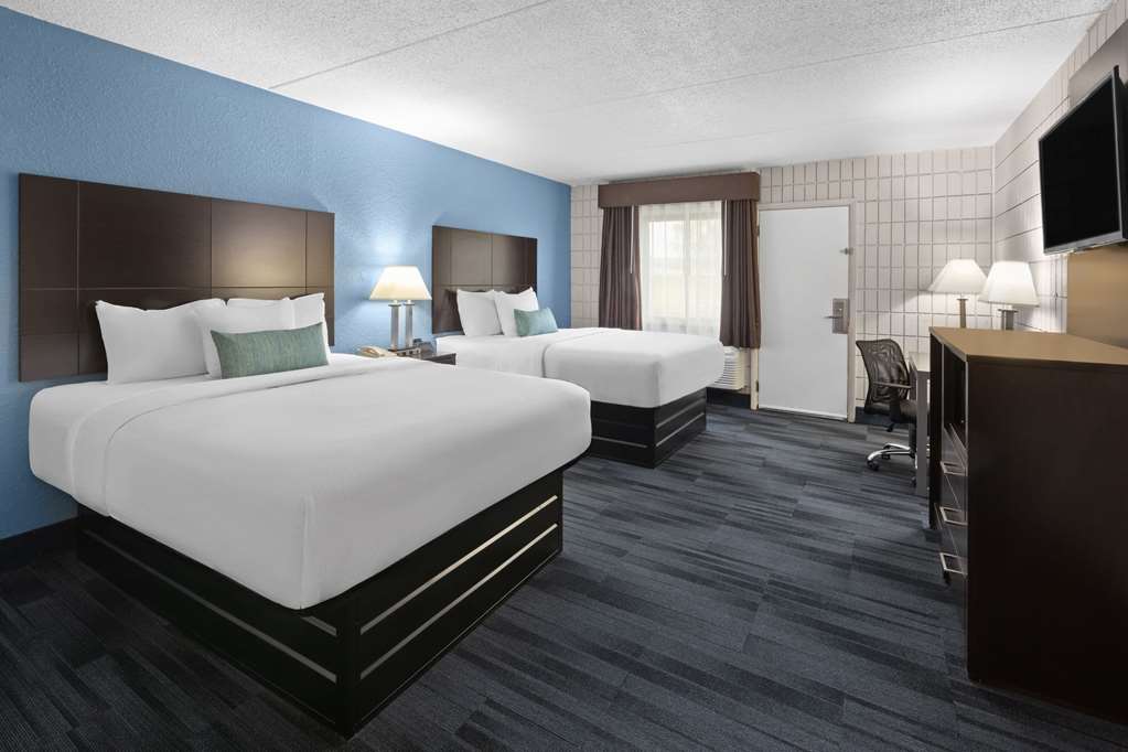 Baymont Inn and Suites by Wyndham Farmington MO - photo 19