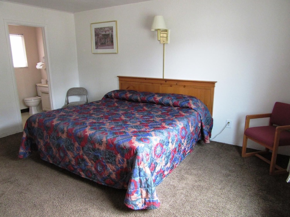 Yellowstone Country Inn - photo 12