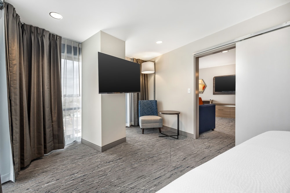 Holiday Inn Express & Suites Nashville West End Univ Area by IHG - photo 11