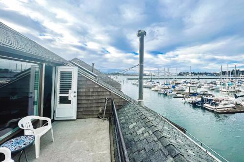 Down By The Bay #C202 — 4-Star Luxury Hotel in Newport, United States