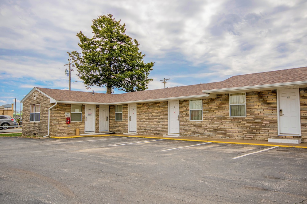OYO Travelier Motel - photo 105