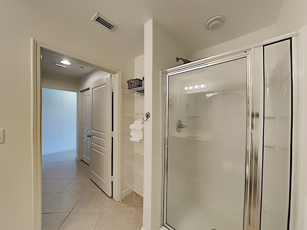 Beach Resort 305 1058526 1 Br condo by RedAwning - photo 27