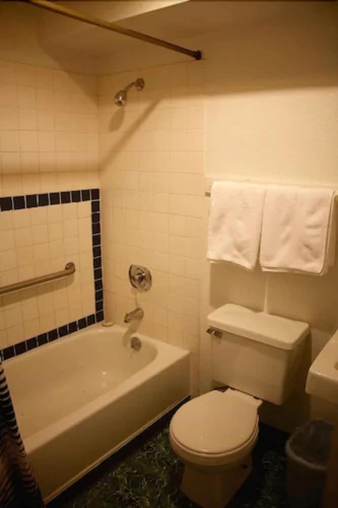 Econo Inn Anchorage - photo 21