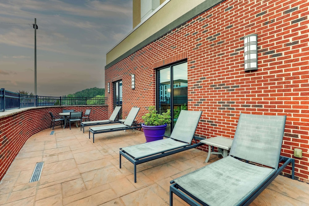 Hampton Inn & Suites Rome - photo 60