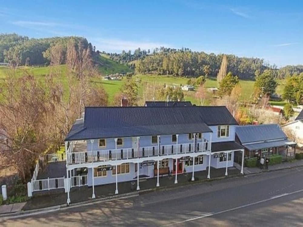 Wandering Trout Gourmet Stays — hotel in Latrobe