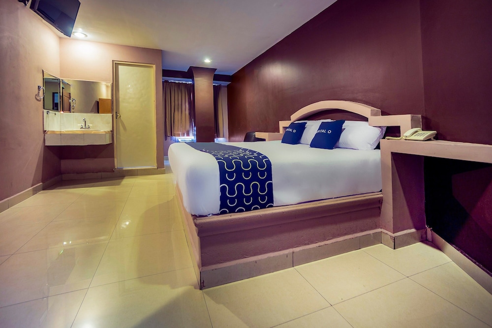 Capital O Hotel Diro Monterrey