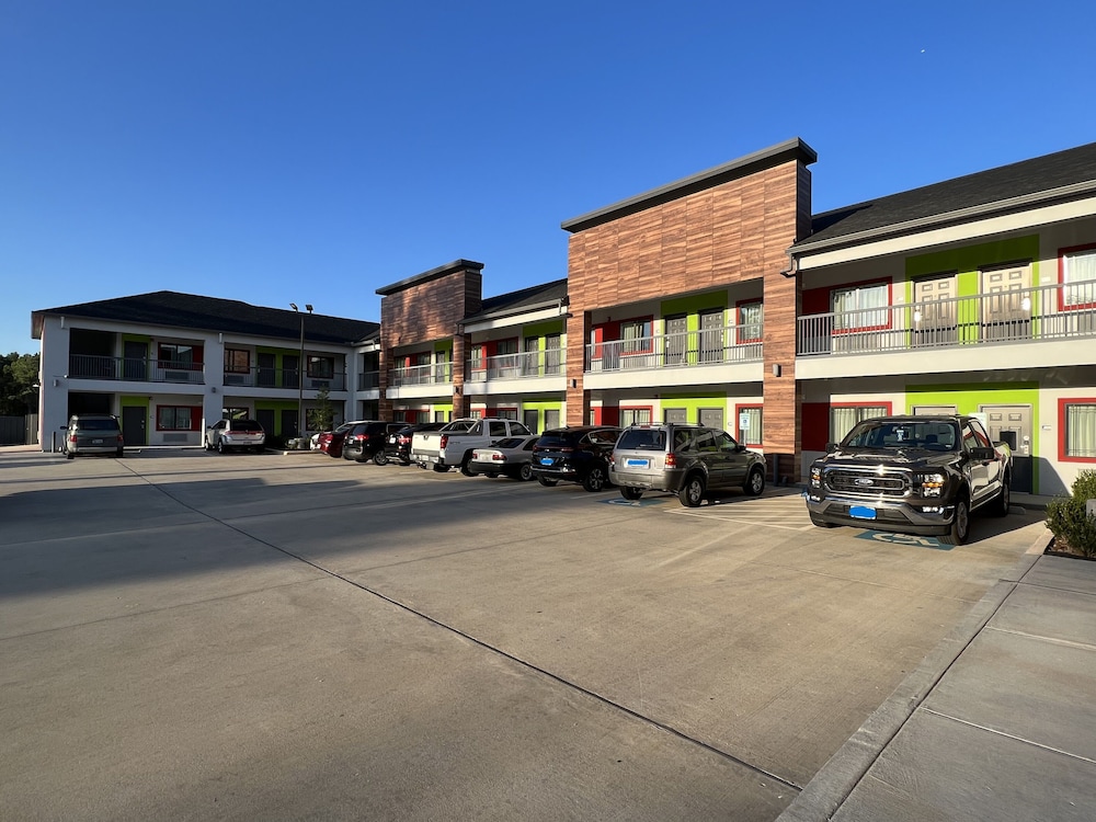 Americas Best Value Inn and Suites Kingwood IAH Airport - photo 29
