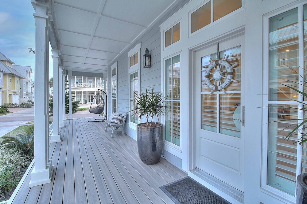 Beachful Easy Feeling 117 CE in Port Aransas, United States