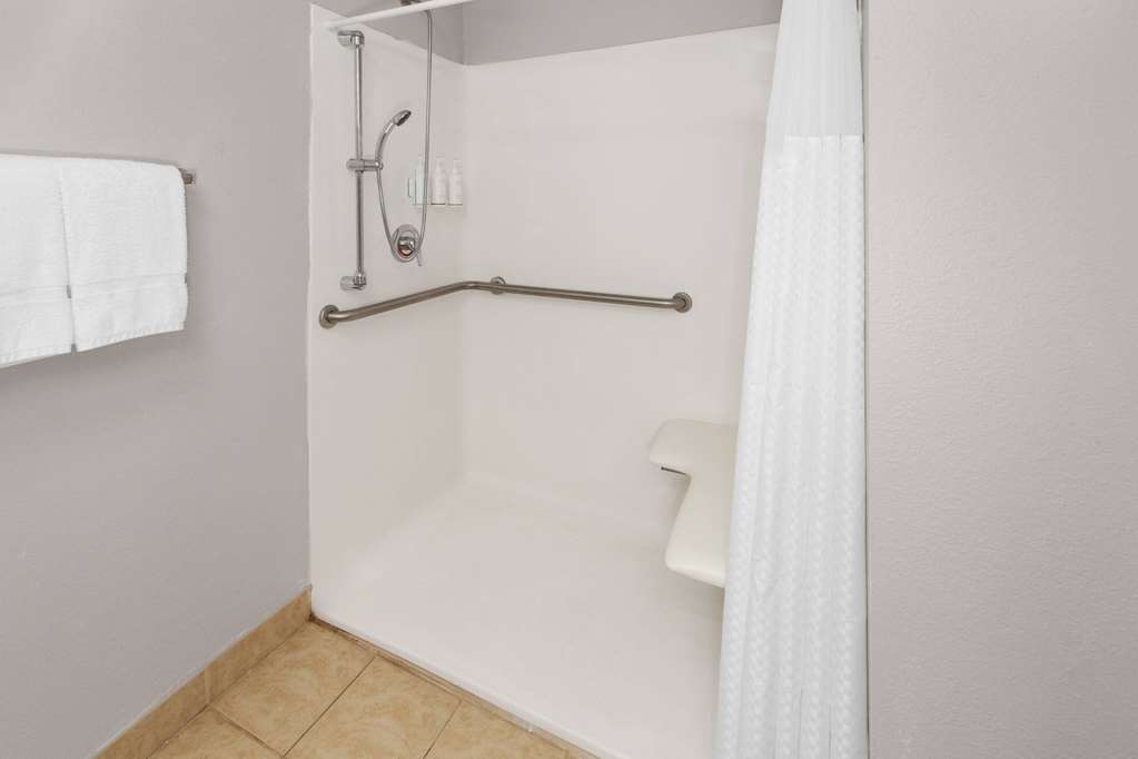 Days Inn by Wyndham Shelby - photo 18