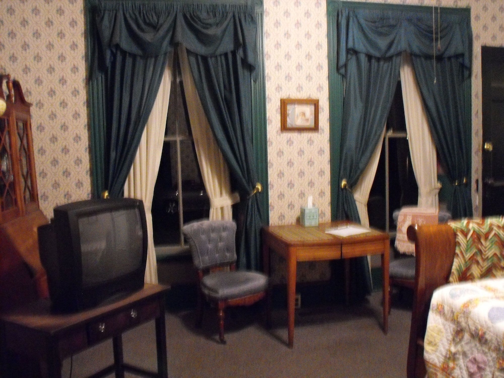 Empire House Hotel - photo 10