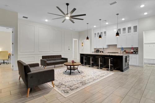 SpaceX BY R2 Shared Bath - carbon neutral hotel in Orlando