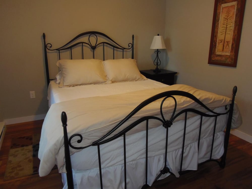 Strictly Moose Luxury Vacation Suites — Gorham — photo 5