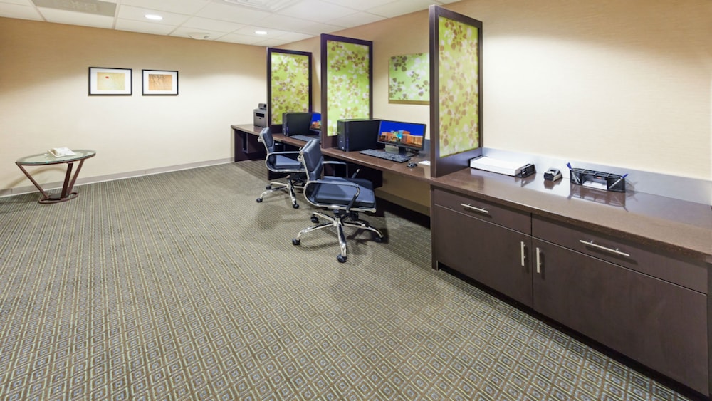 Holiday Inn Express Little Rock Airport by IHG - photo 14