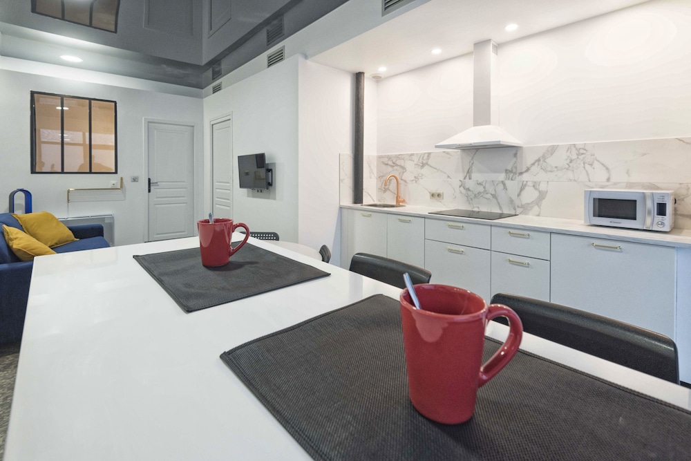 Villa Lafaille Apartment Hotel By J in Toulouse, France