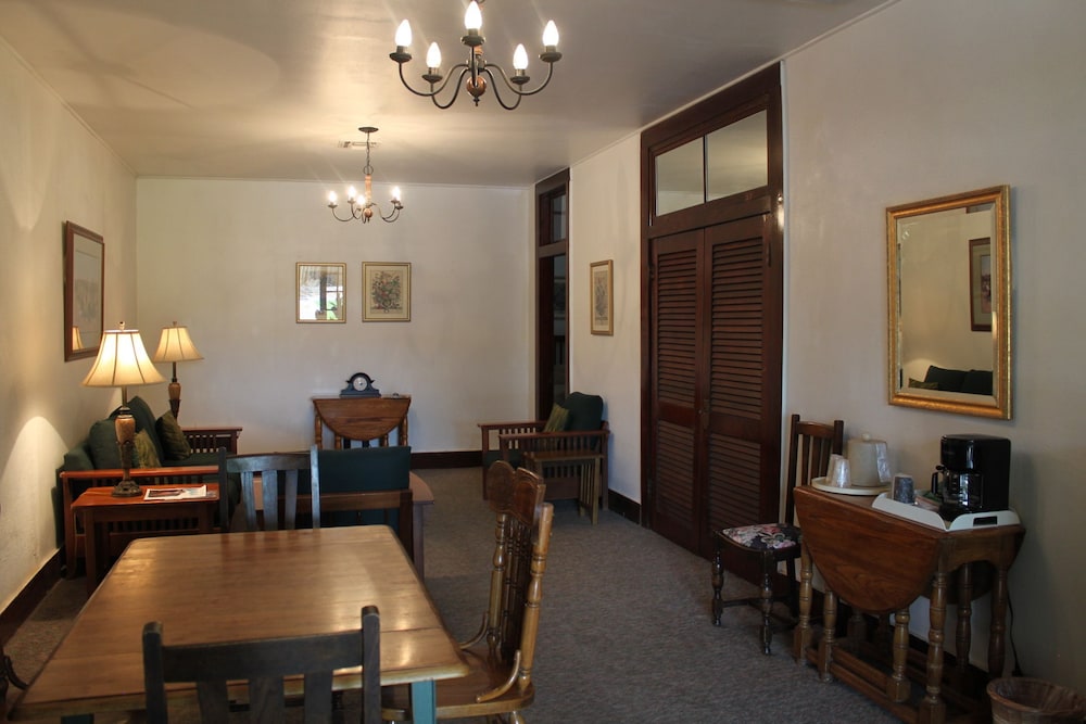 The Hotel Limpia - photo 26