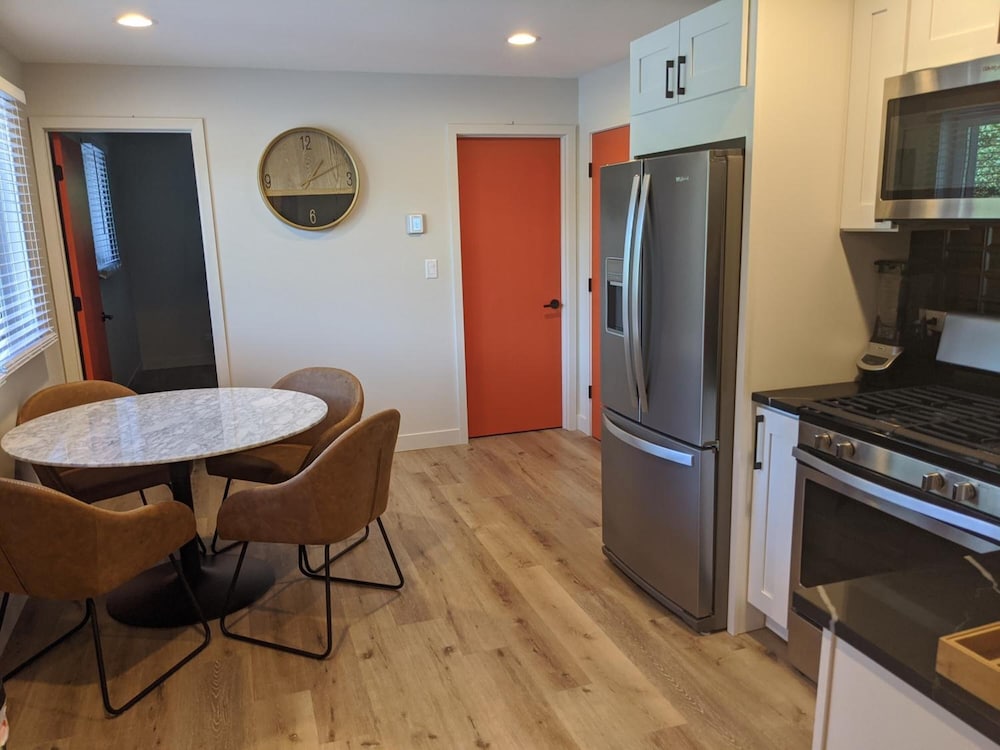 4411 Inn & Suites - photo 28