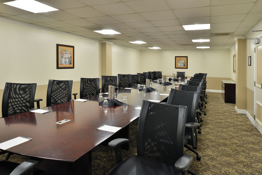 Hawthorne Inn and Conference Center - photo 34