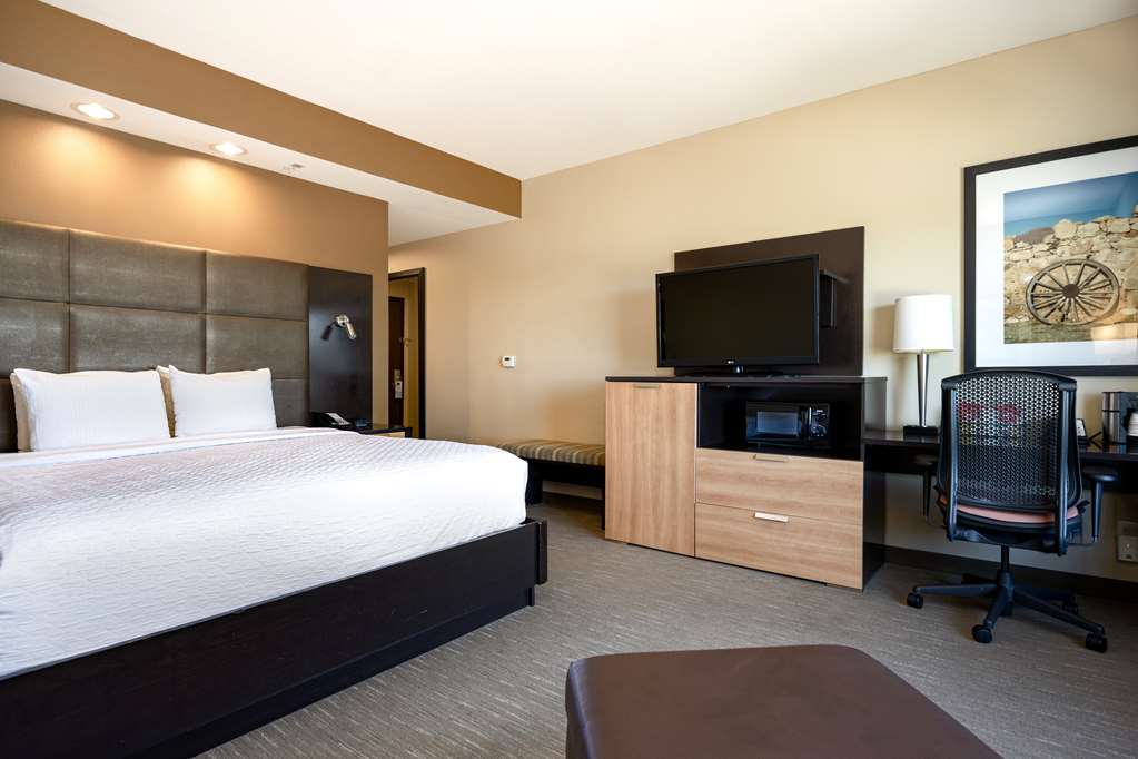 Best Western Premier Bryan College Station - photo 8