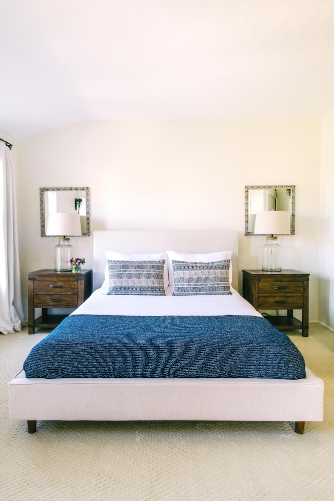 Frida by AvantStay Sleeps 16 Prvt Estate w Tennis Ct & Mins to Beach - photo 11