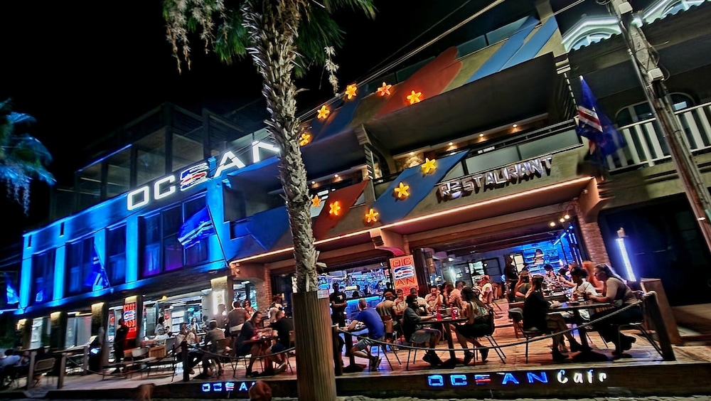 Ocean Cafe Suites