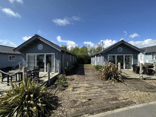 Sandy Collection 2 next door beach houses Part of the The Bay Filey Holiday Village with pool gym and direct beach access pub restaurant tennis and meadows walks