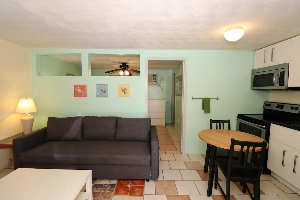 Grove City Motel - photo 23