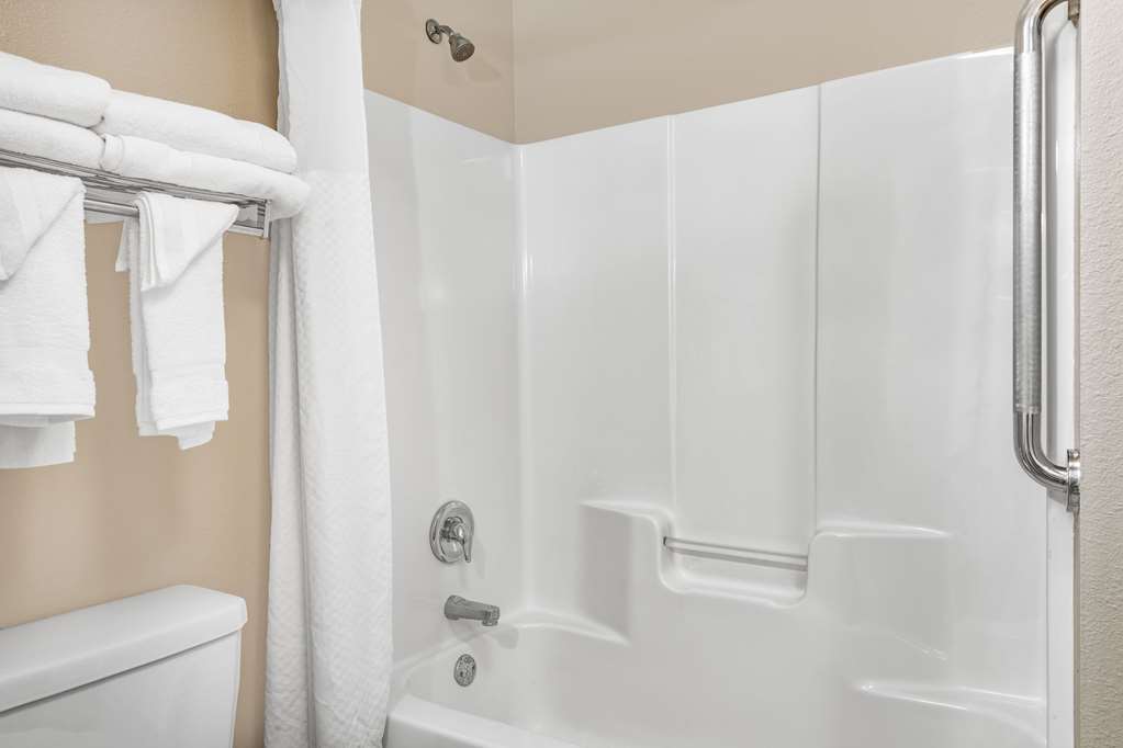 Baymont by Wyndham Midway Tallahassee - photo 27