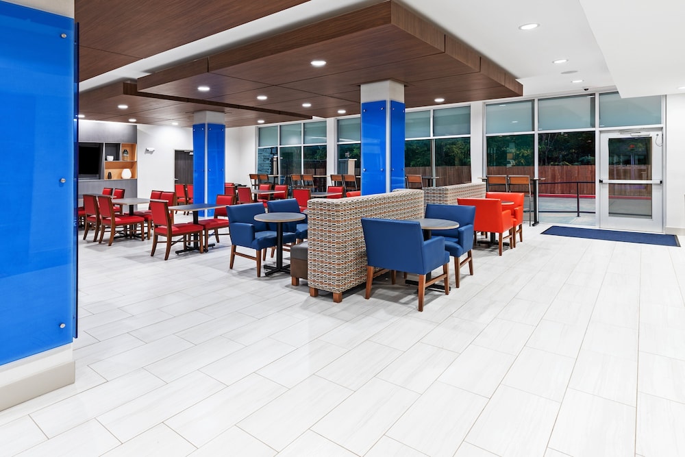 Holiday Inn Express & Suites Denton Sanger by IHG - photo 12
