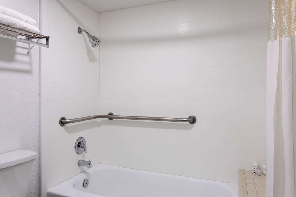 Ramada by Wyndham Altamonte Springs Near I 4 - photo 12