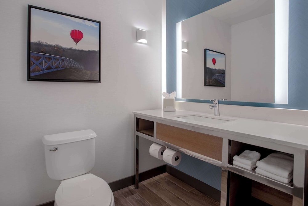 Hilton Garden Inn Omaha West - photo 32