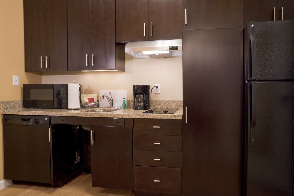 TownePlace Suites by Marriott Dodge City - photo 6