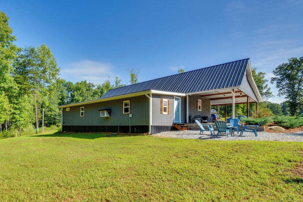 Cozy Clarkesville Getaway With Fire Pit — Clarkesville