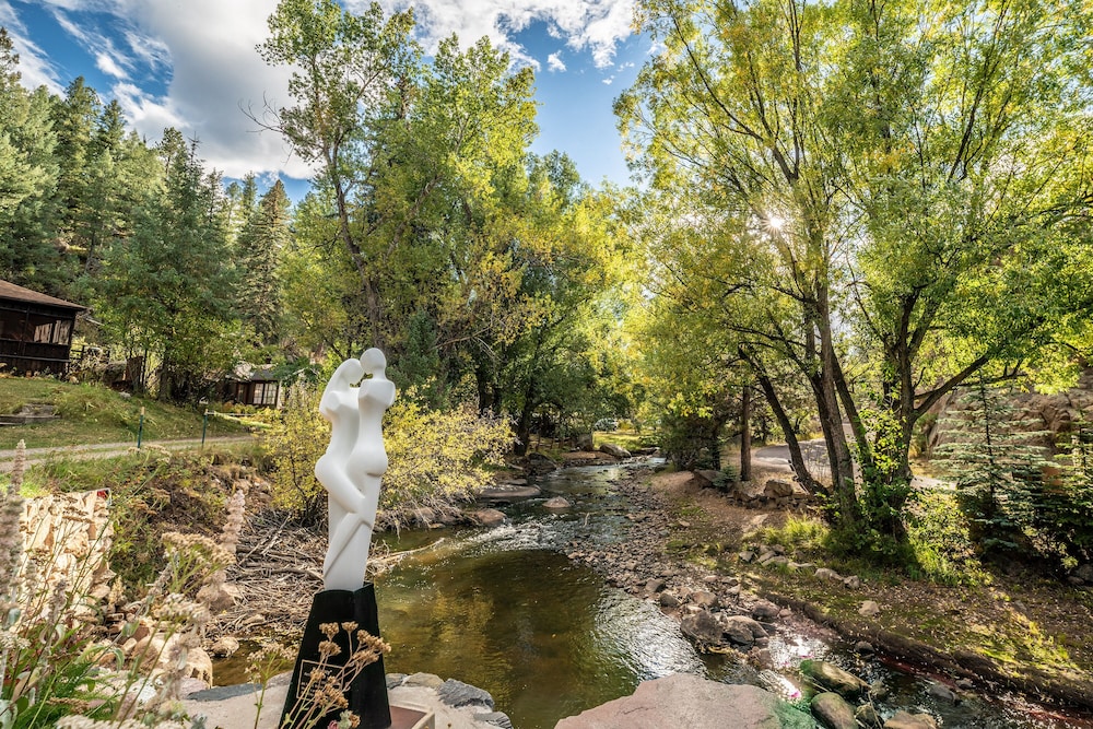 Highland Haven Creekside Inn - photo 182