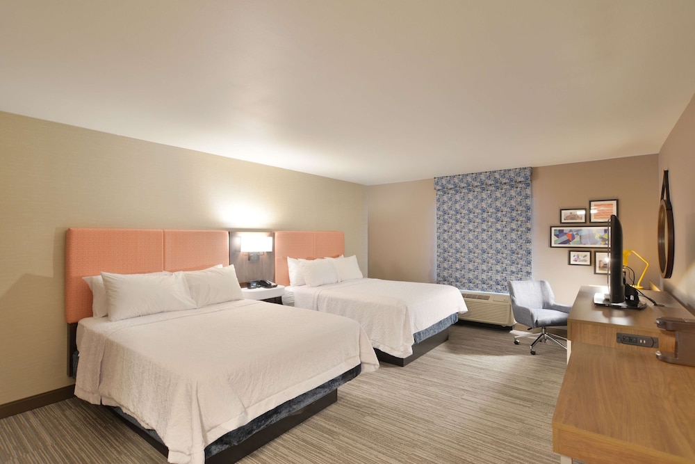 Hampton Inn & Suites Menomonie UW Stout - photo 25