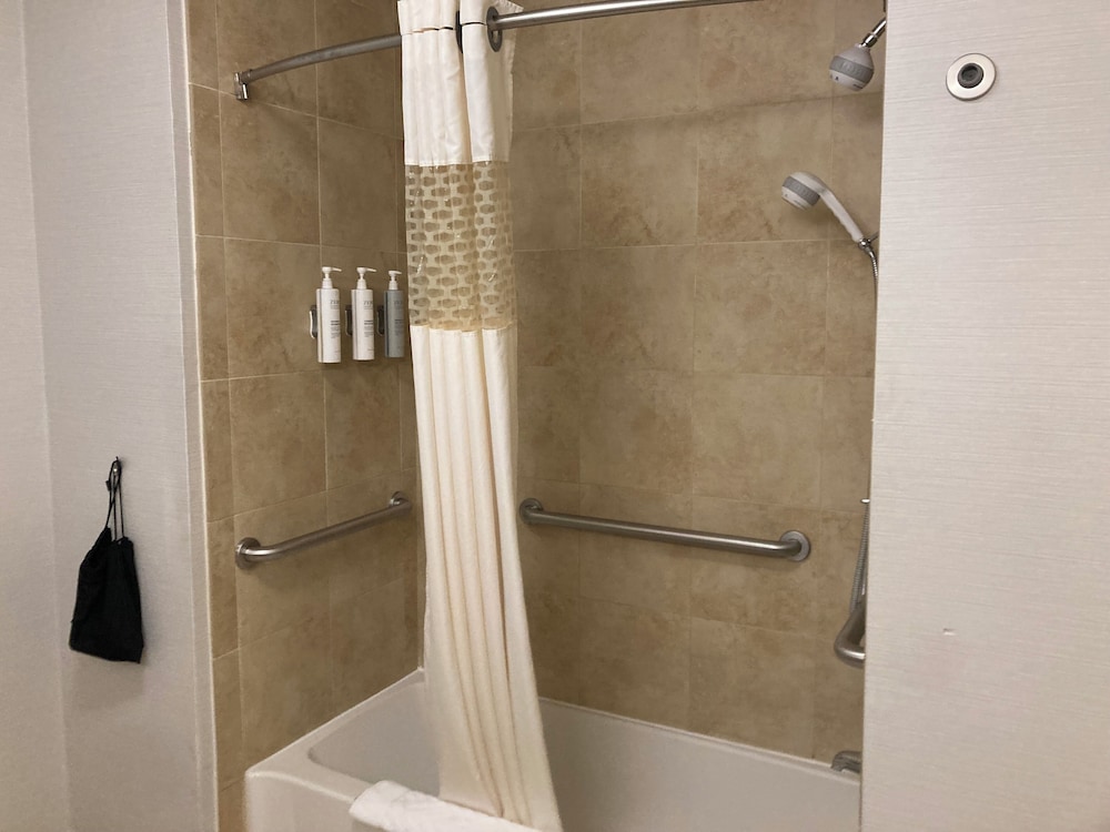 Hampton Inn & Suites Carlsbad - photo 10
