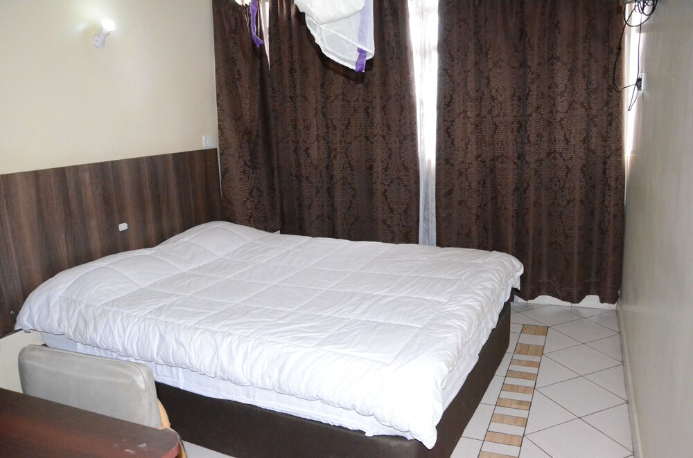 Karibu Hotel