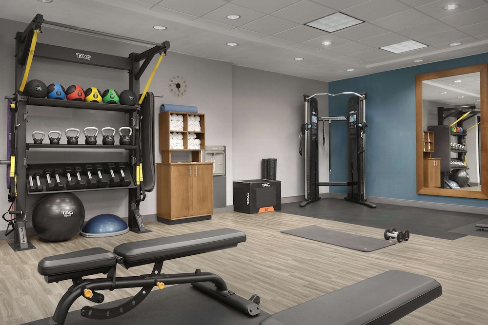 Hampton Inn Waterloo Cedar Valley - photo 41