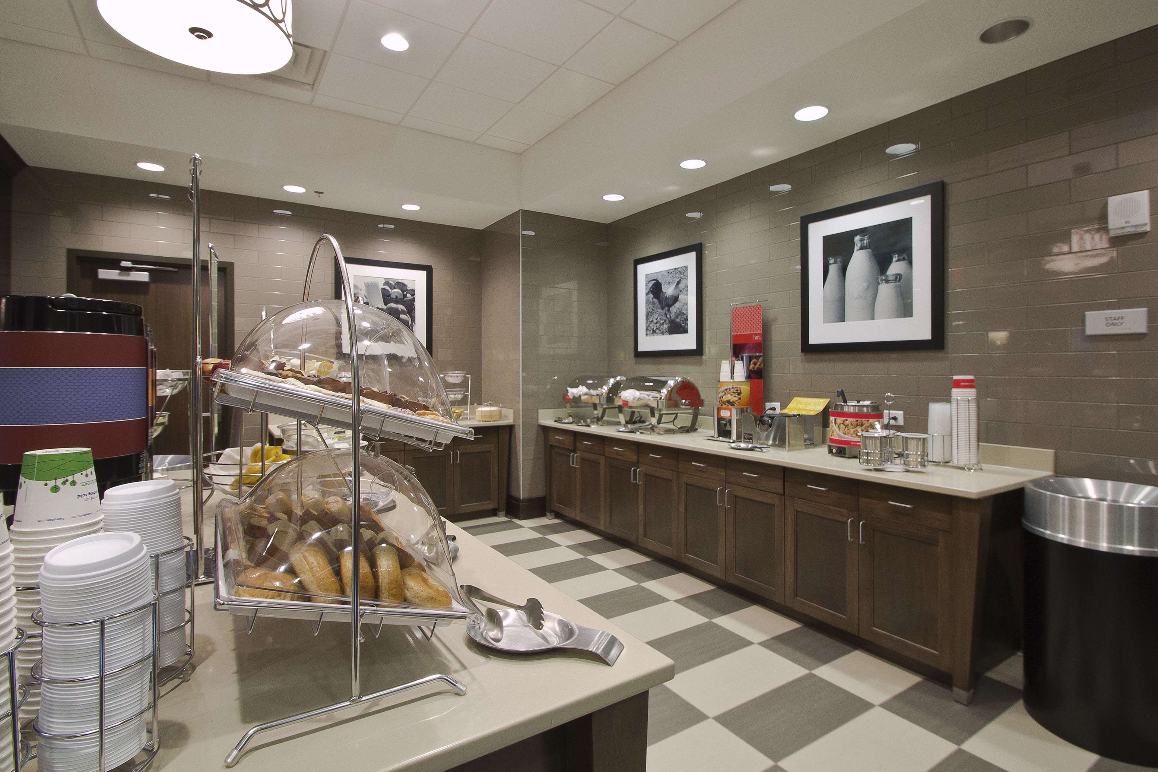 Hampton Inn & Suites Columbus University Area - photo 27