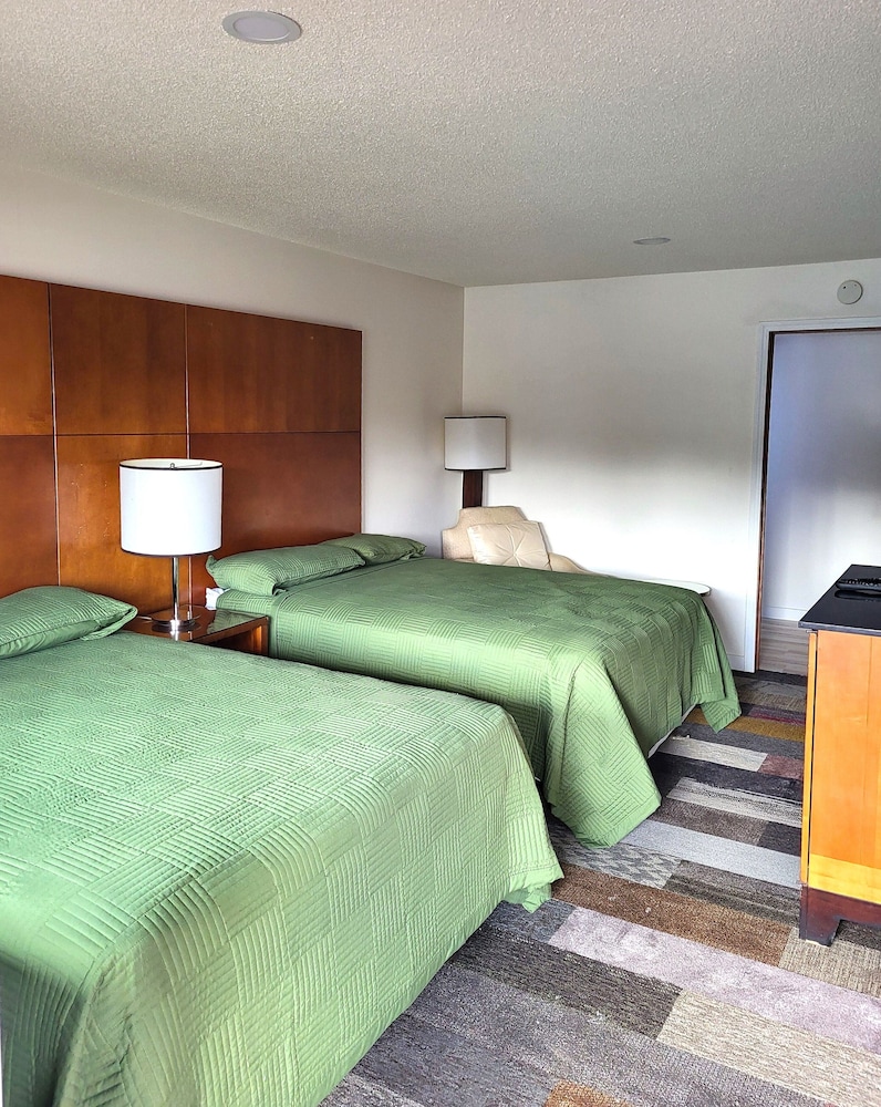 Shelton Inn - photo 9