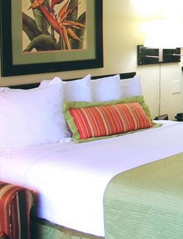 Residence Hub Inn & Suites - photo 9