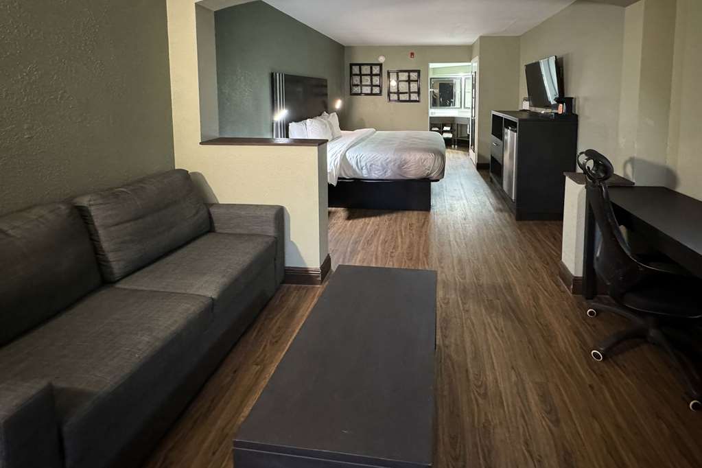 Quality Inn & Suites near Panama City Beach - photo 10
