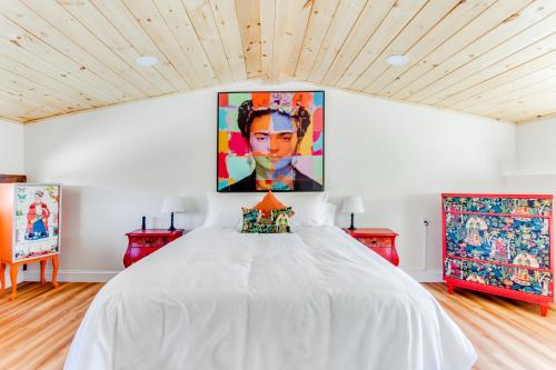 2BR Flat above Historic Cider Mill — 4-Star Luxury Hotel in Westport, United States