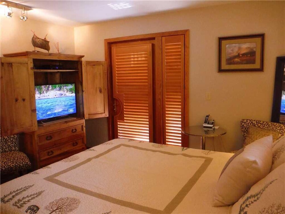 Kintla 203 Lock Off 1 Br Hotel Room in Whitefish, United States