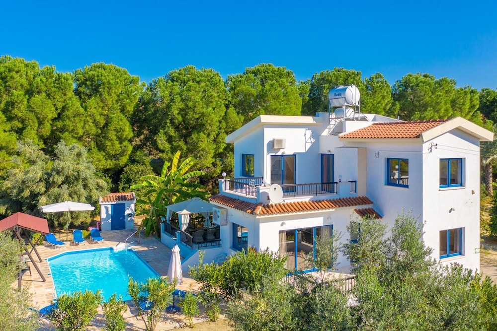 Villa Charoula Thio — 4-Star Luxury Hotel in Polis, Cyprus