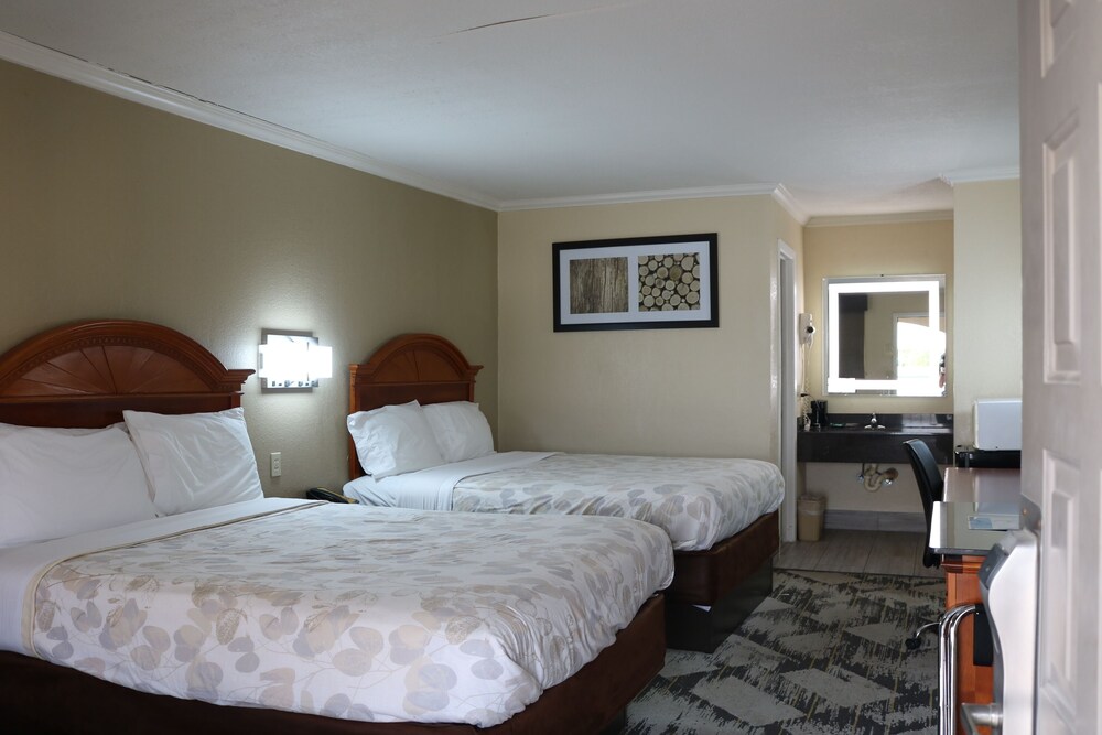 Sanger Inn — Sanger — photo 5