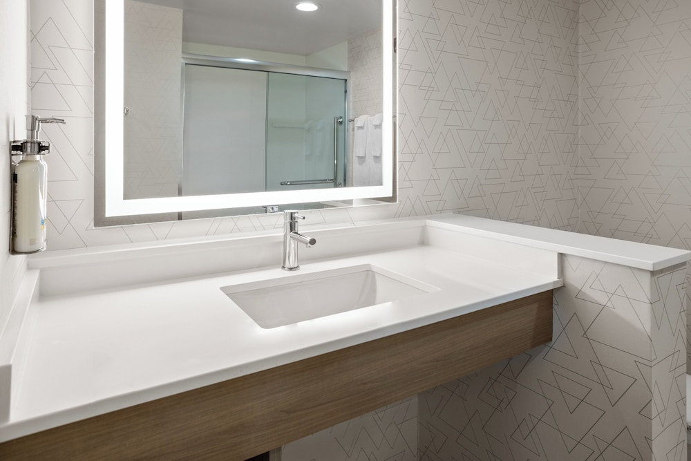 Holiday Inn Express & Suites Waynesboro East by IHG - photo 13